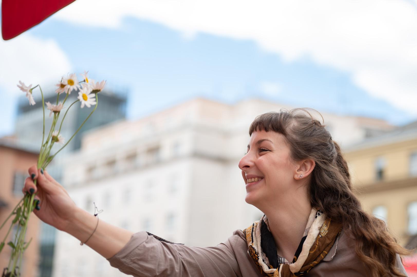 Podijelili su im i cvijeće. 