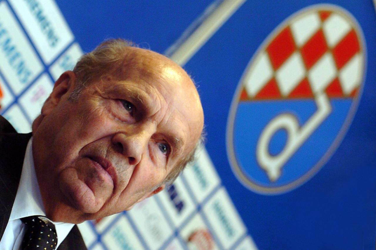 'sport.......zagreb.......12.04.2005  maksimir , nk dinamo , pressica - mirko barisic  foto: IGOR KRALJ'
