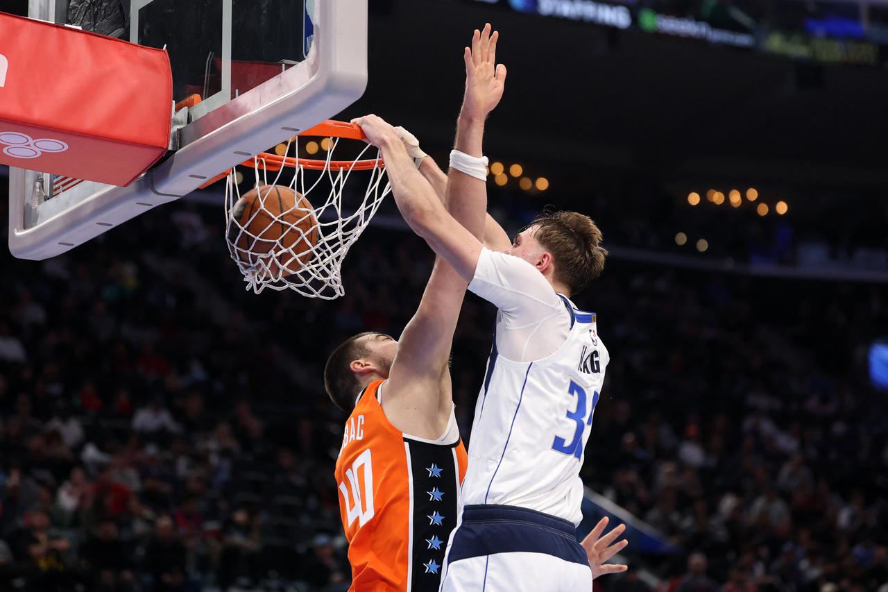 NBA: Dallas Mavericks at Los Angeles Clippers