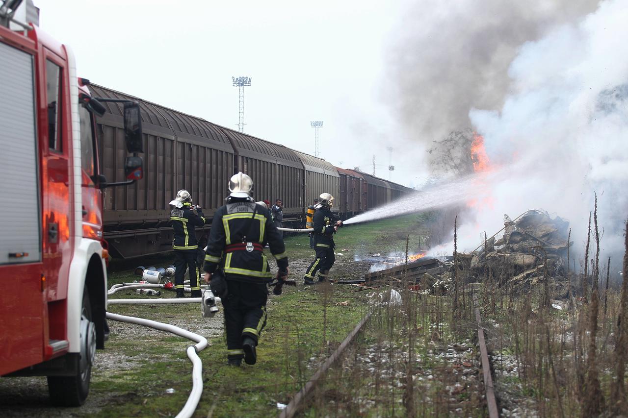 Vlak požar