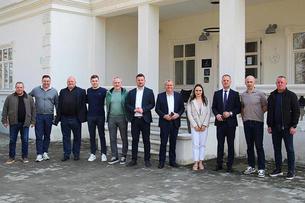Bio je ruševno zdanje u kojem su stanovale lisice, a sad je turistički biser s bazenom, pa i baza za pripreme nogometaša