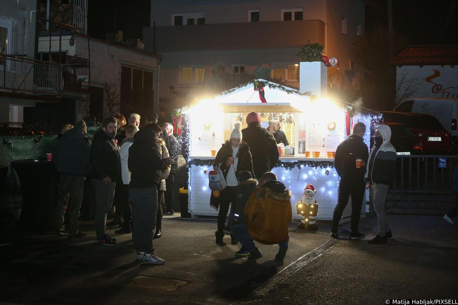 Zagreb: Adventska kućica tvrtke Fluvius na Markuševcu