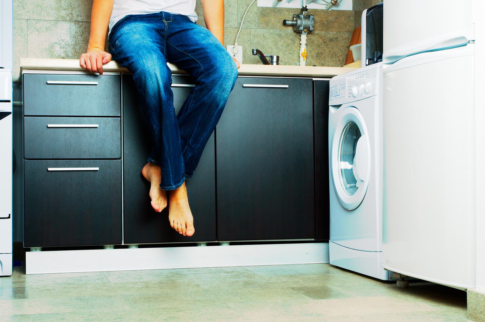 Perilica za pranje rublja: Želite dodatne vibracije. Mašina je idealno rješenje. Seks na ovom kućnom pomagalu vjerojatno vam nije stran, no oni koji nisu probali vrijeme je da to učine. Za pojačan užitak, čekajte centrifugu.