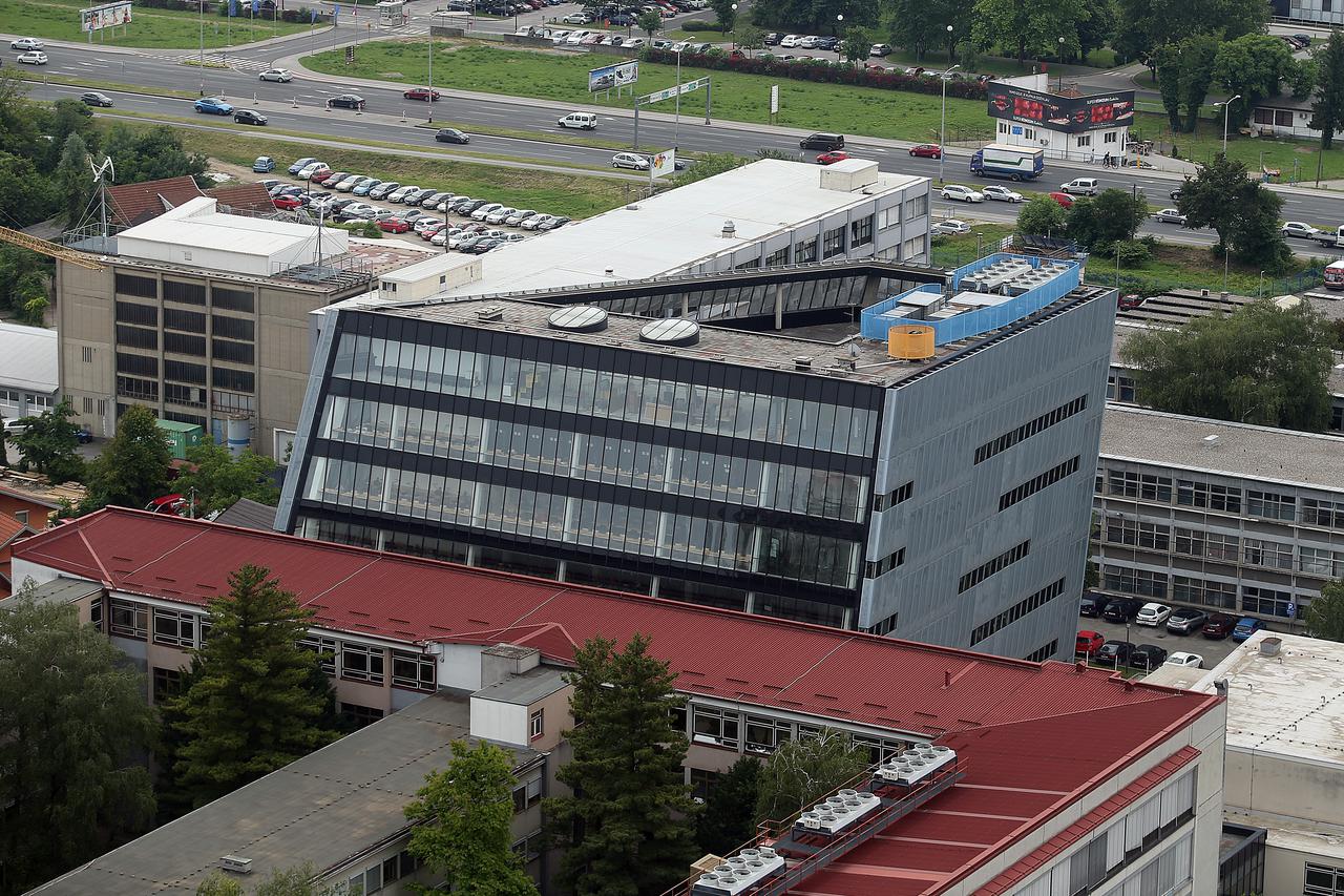 Pogled na Zagreba sa zadnjeg kata nebodera Eurotower