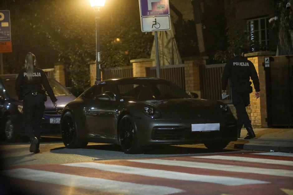Bivša misica Barbara Ljiljak za poklon je dobila Porsche, koji je bio nepropisno parkiran i imao je prekrivene tablice, što je privuklo pozornost policije