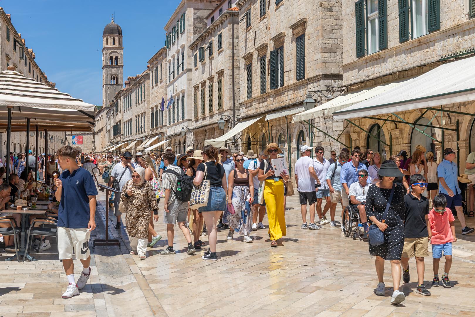 Francuska, Italija, Portugal i Španjolska već nekoliko dana se bore s nesnosnim vrućinama, a živa se na nekim mjestima popela na 44 stupnja Celzija.
