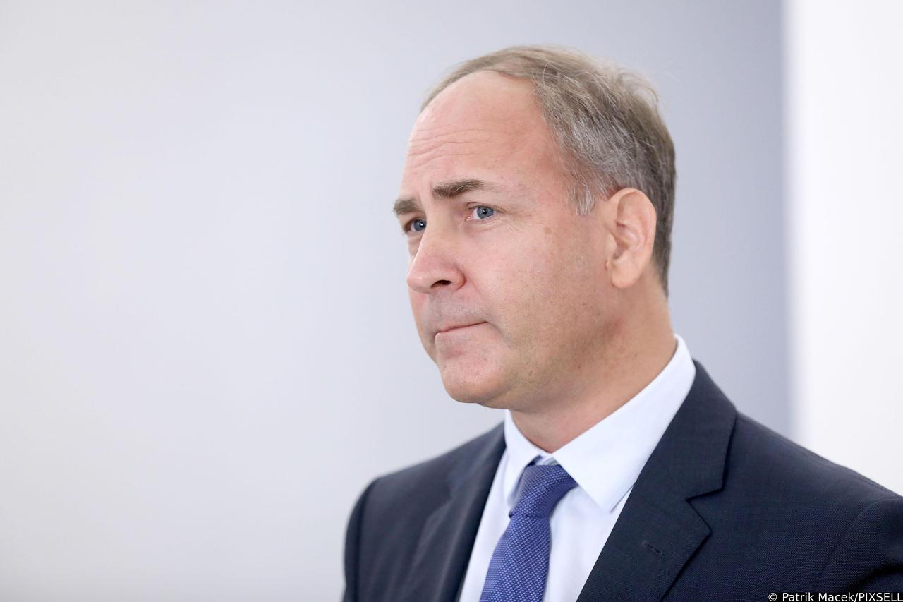 Zagreb: Stjepo Bartulica medijima komentirao današnju sjednicu Sabora