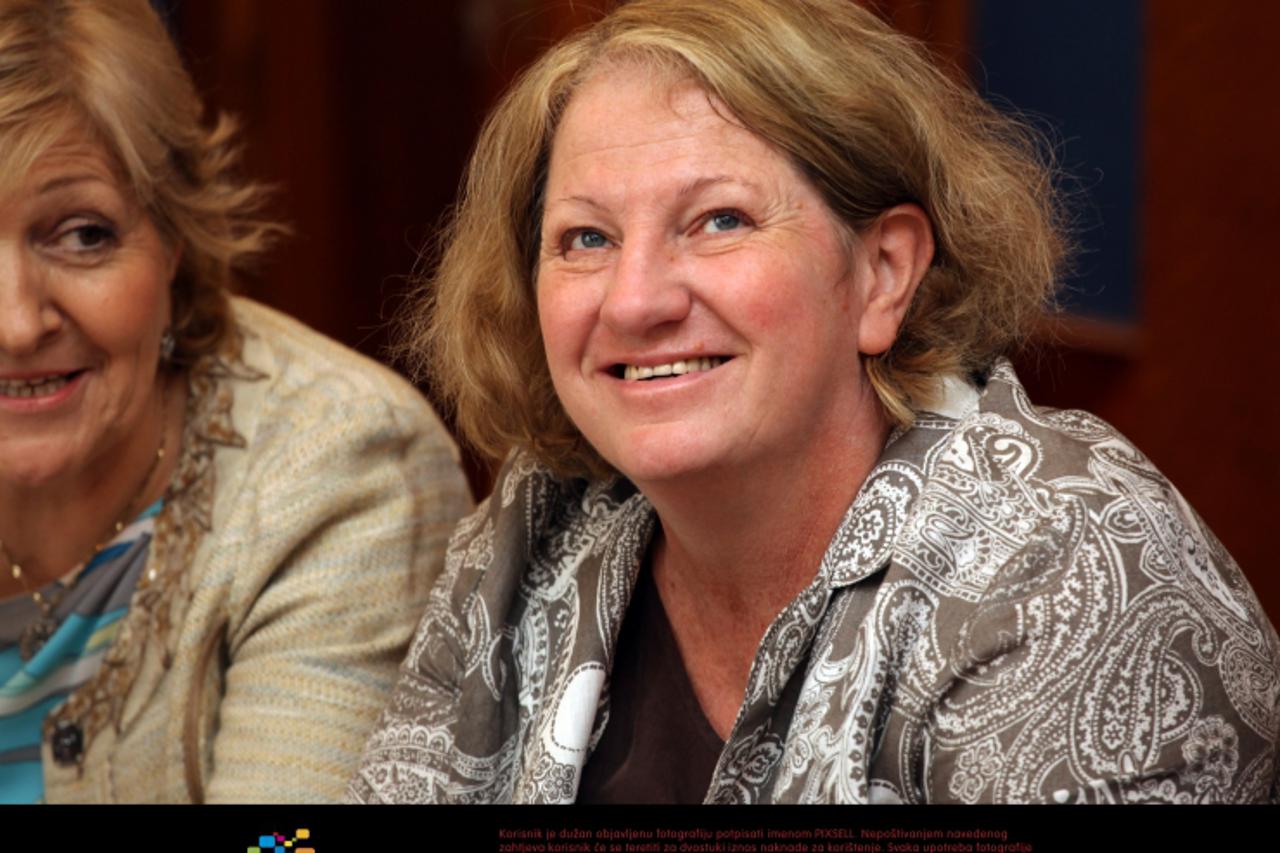 '29.09.2012., Zadar - Ministrica kulture Andrea Zlatar Violic u posjeti kod gradonacelnika grada Zadra Zorana Vrancica gdje se susrela s predstavnicima kulturnih institucija grada Zadra.  Photo: Zeljk