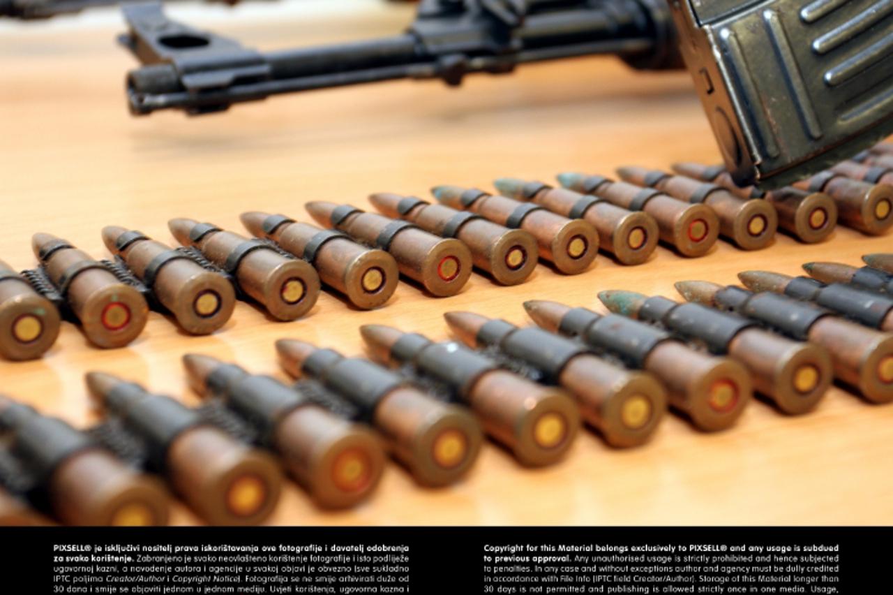 '22.08.2012., Rijeka - U Policijskoj upravi PGZ predstavljeno je razno oruzje i streljivo koje je zaplijenjeno na podrucju Gorskog kotara. Photo: Goran Kovacic/PIXSELL'