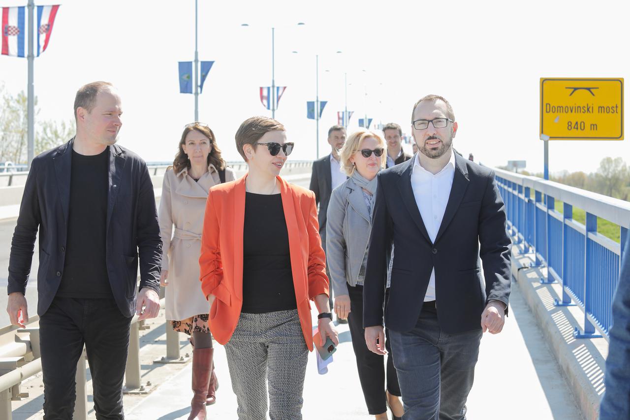 Zagreb: Gradonačelnik obilježio završetak radova na Domovinskom mostu