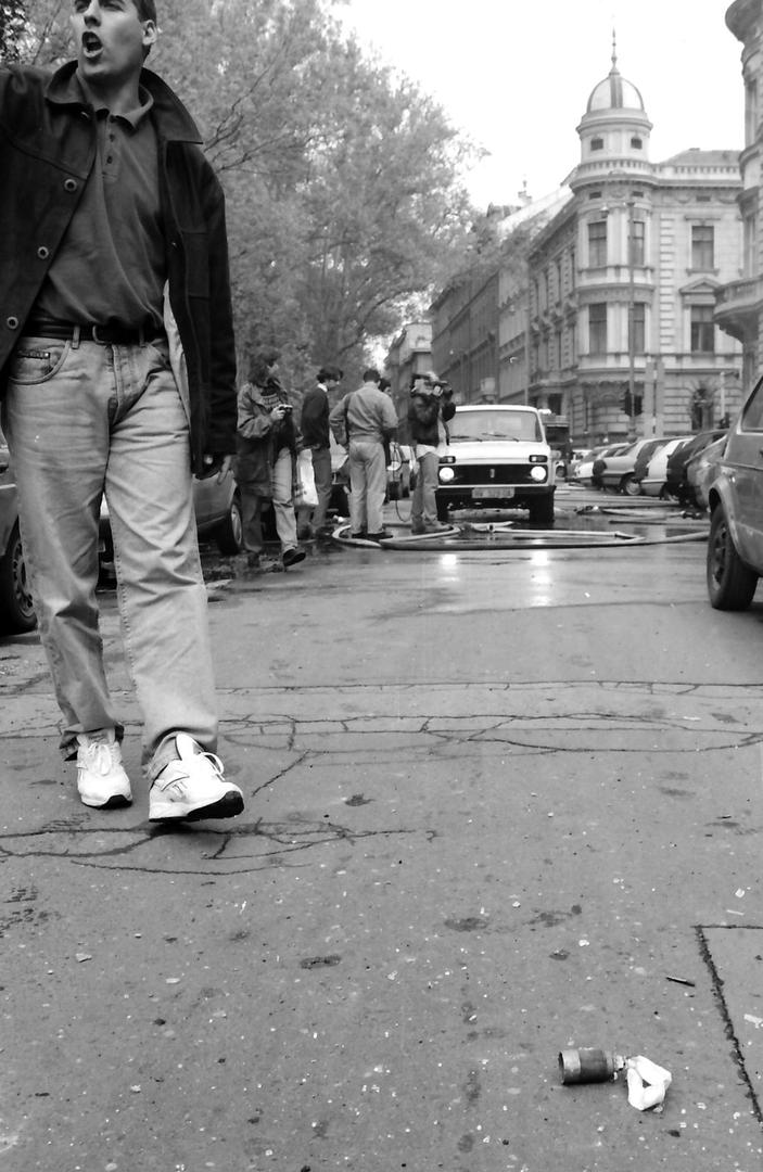 Martić je u ožujku 2020. osuđen u odsutnosti na zagrebačkom Županijskom sudu na sedam godina zatvora za raketiranje Karlovca u svibnju 1995. dok je 'krajinski' general Milan Čeleketić za napade na taj grad i Zagreb, također u odsutnosti, osuđen na 20 godina.