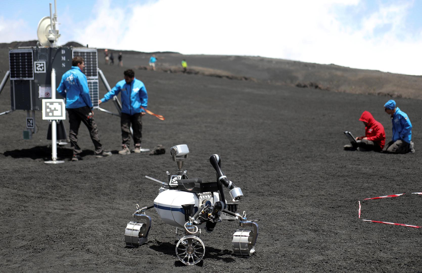 "Simuliramo buduću, hipotetsku misiju na Mjesec i Mars i upotrebu robota za prijevoz i instalaciju raznih instrumenata", rekao je znanstvenik Boruis Behncke. 