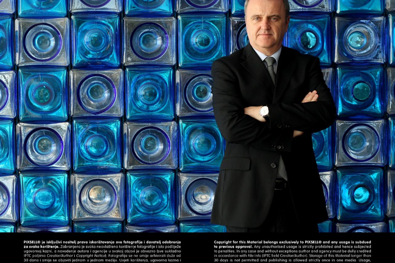 veljko ostojić,portal (1)