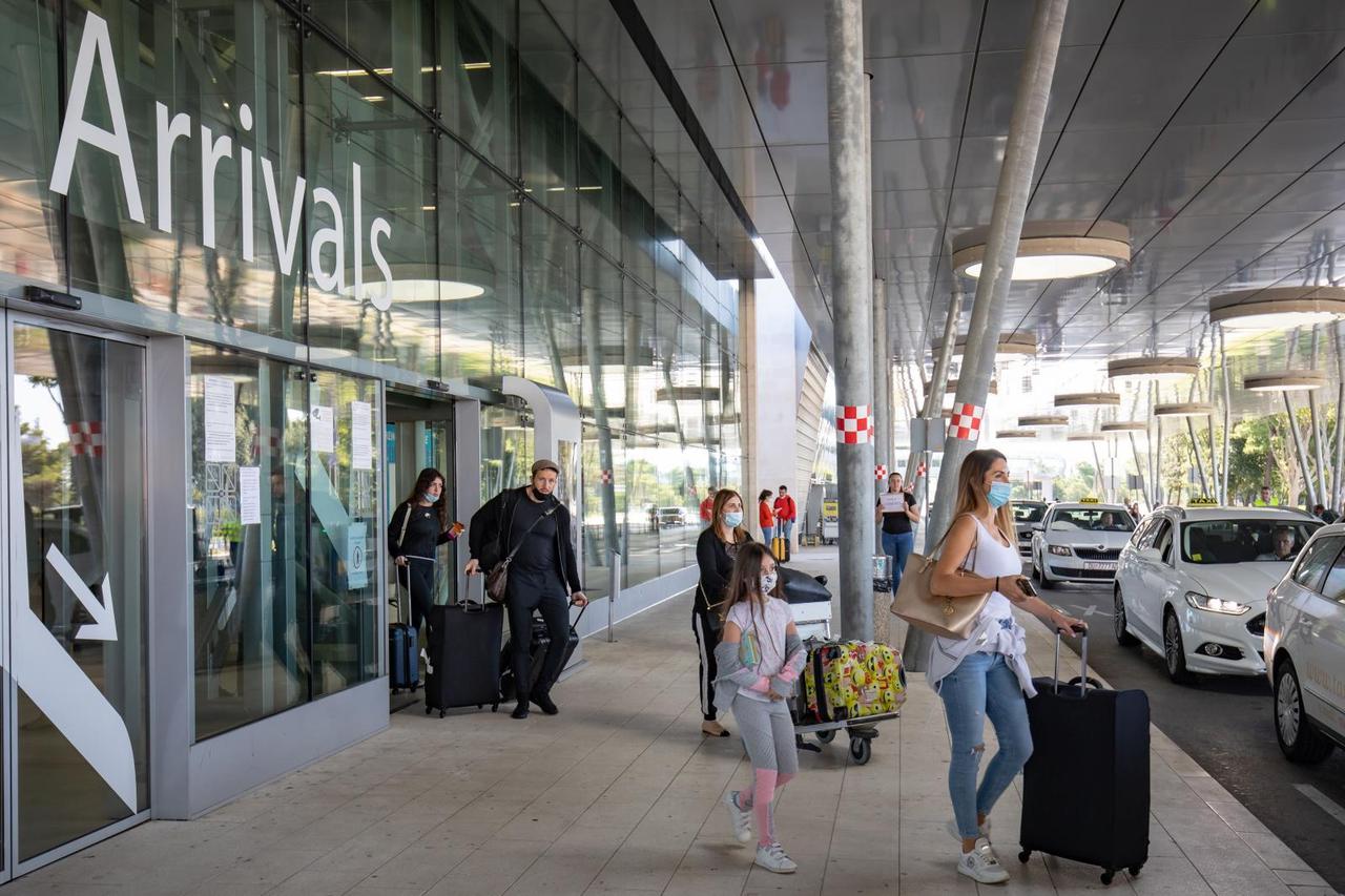 Unatoč crvenoj listi u dubrovačku zračnu luku i dalje dolaze britanski  gosti