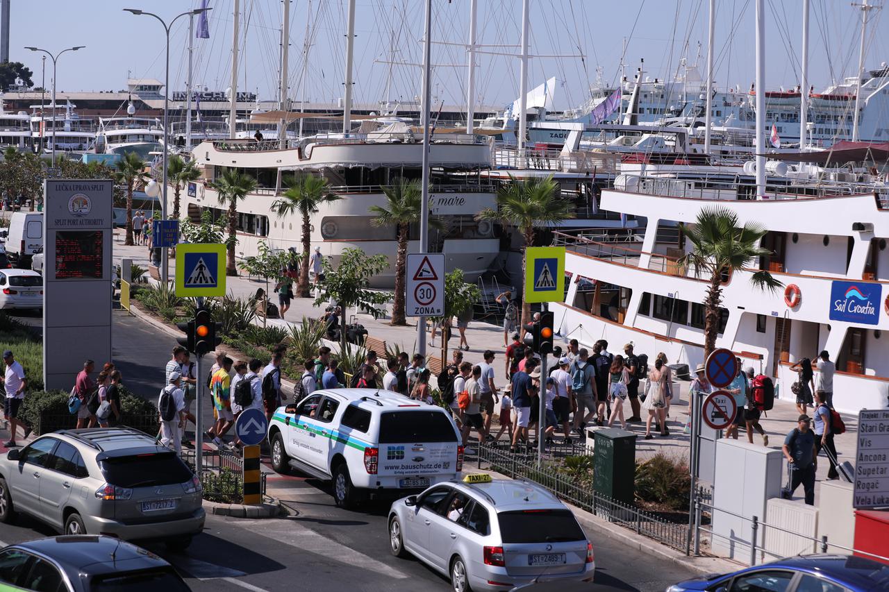 Od ranog jutra velike gužve na splitskim ulicama