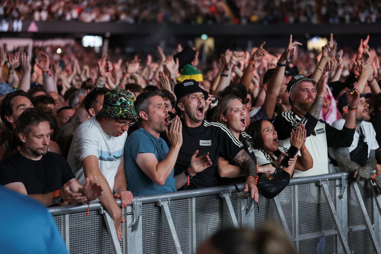 Oasis' first show in 15 years, at Cardiff Principality Stadium
