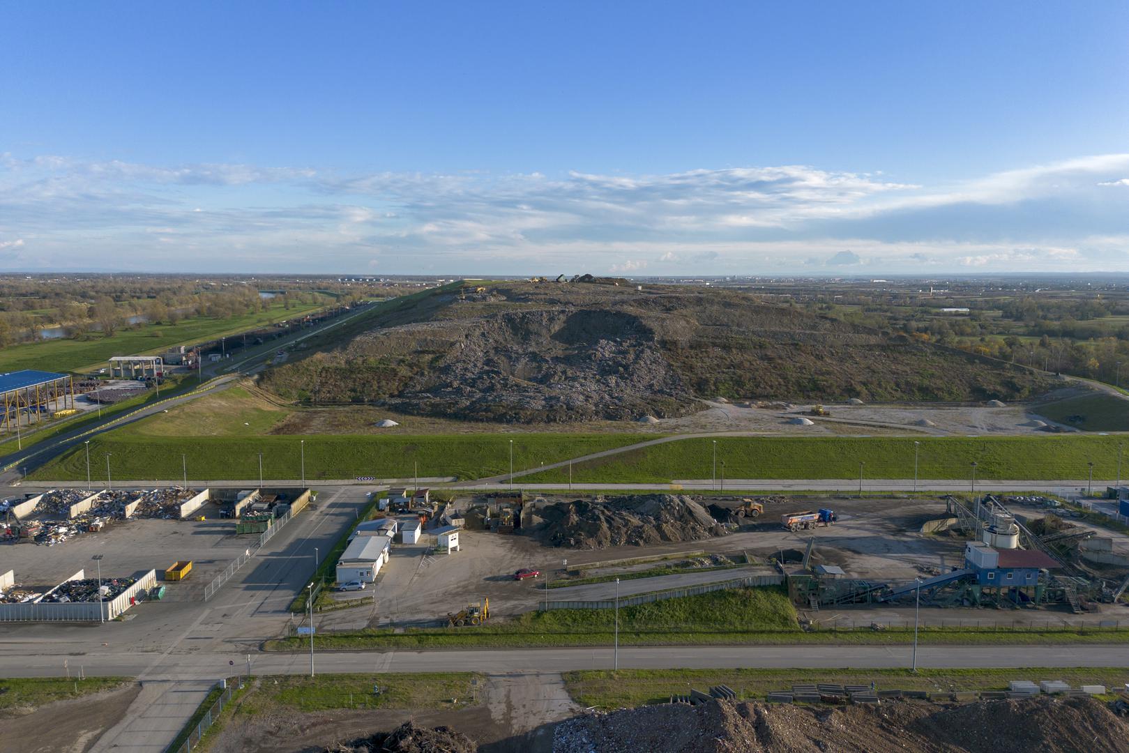 15.11.2023., Zagreb - Fotografija iz zraka odrona smeca na odlagalistu otpada Jakusevac. Photo: Luka stanzl/PIXSELL