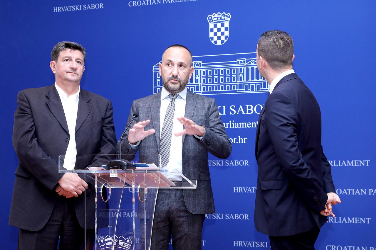 Zekanović pozvao premijera i predsjednicu da kažu jasan stav o Marakeškom sporazumu