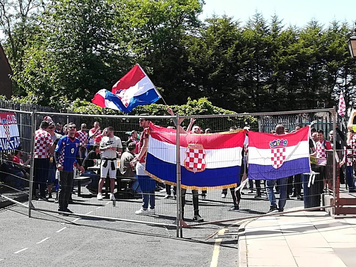 Naravno, obukli su prepoznatljive "kockice"