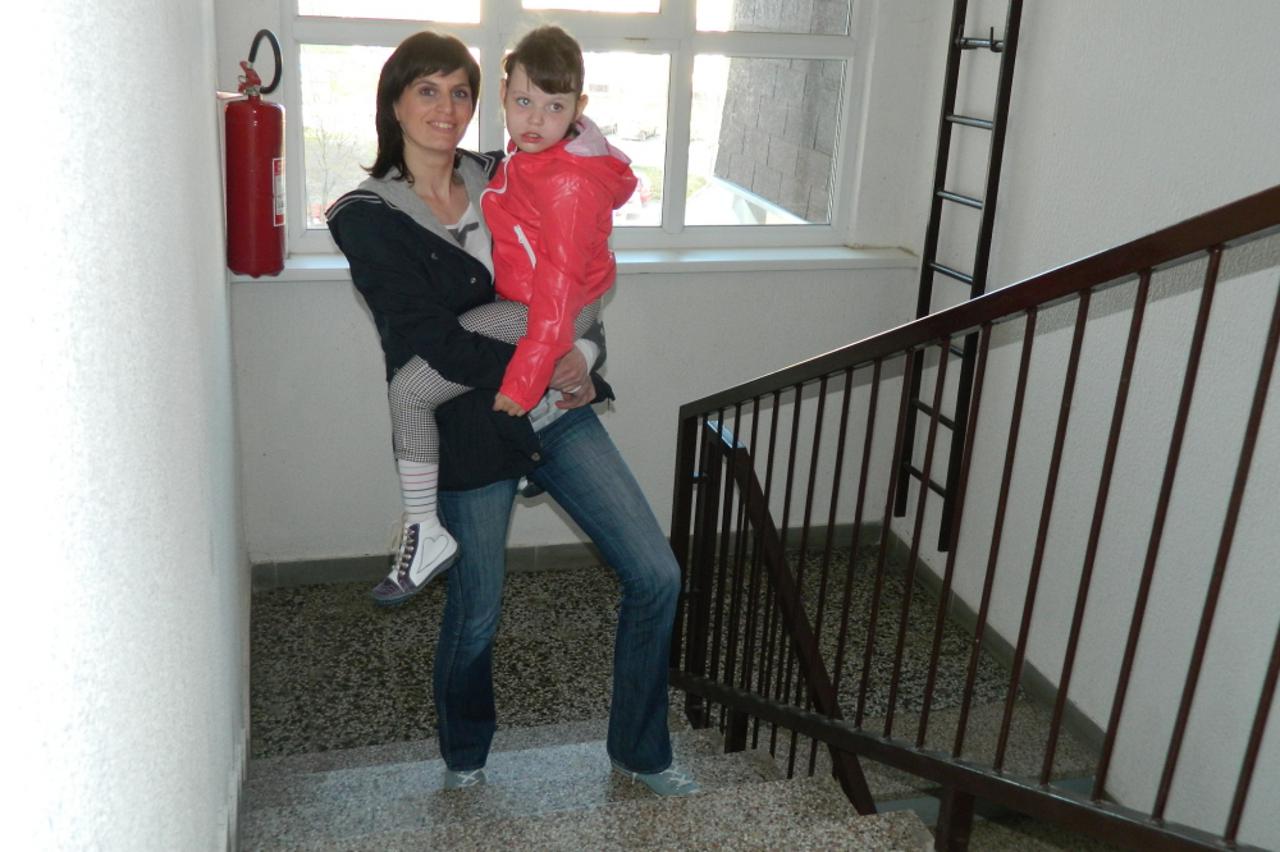 mia lana knezovic (1)