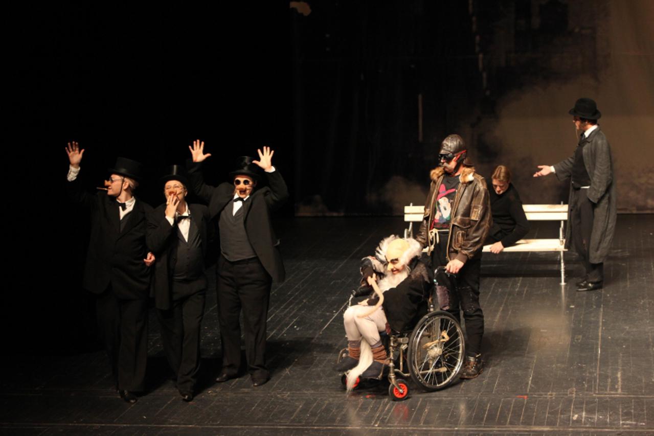 'ford_nnn_kul_030713'