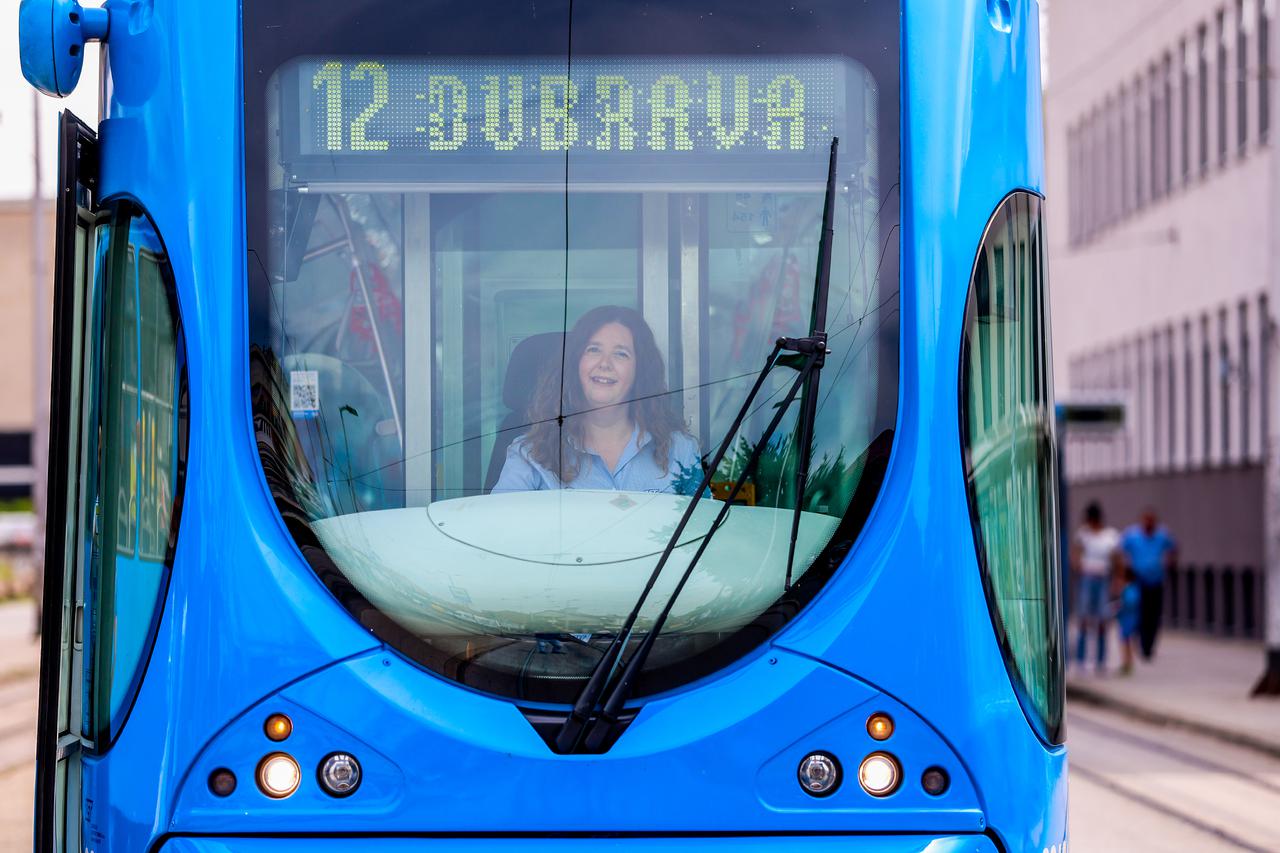 Zagreb: Nives Miloš i Božica Štefovic vozačice su tramvaja ZET-a