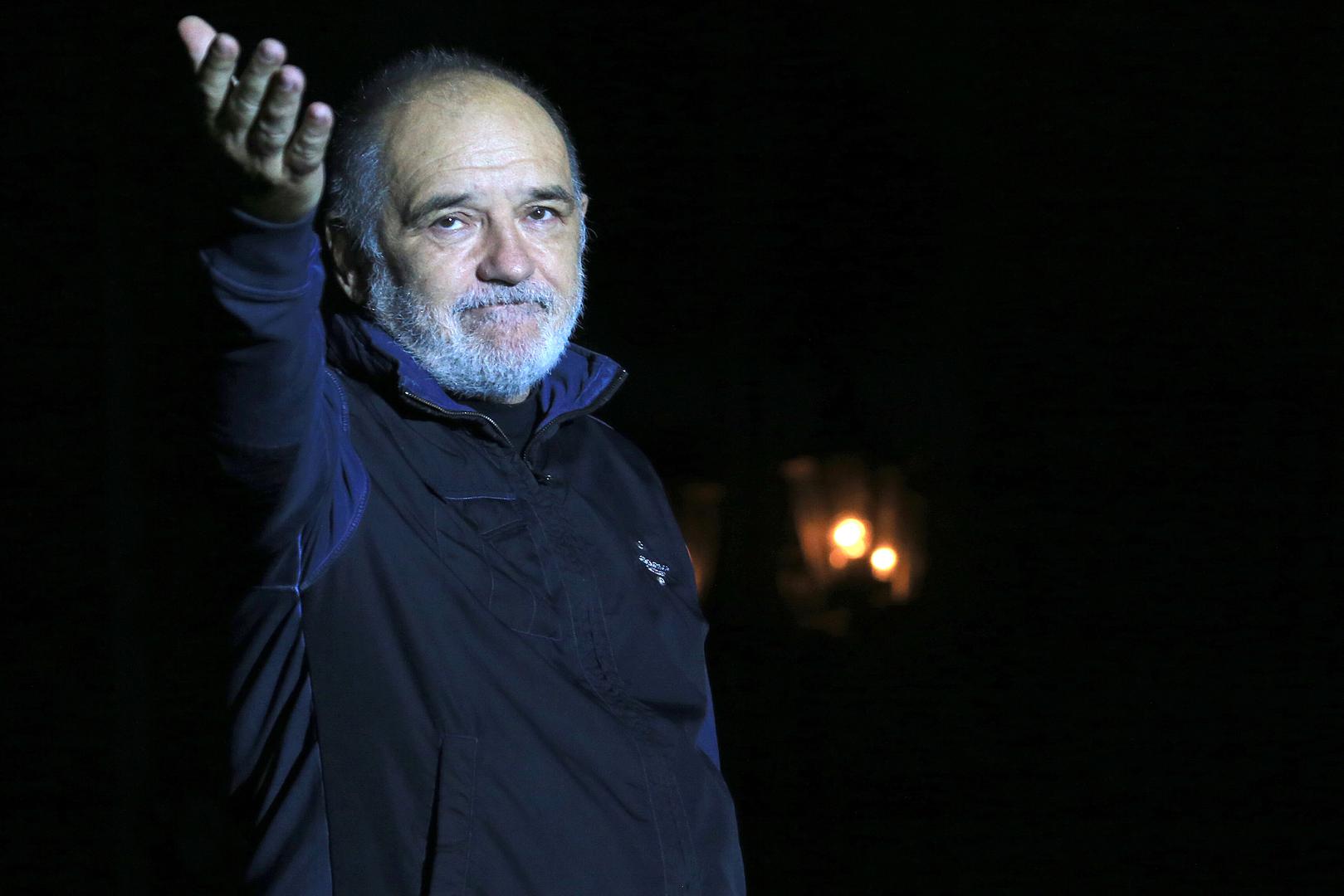 'Najbolje godine ovog života mog prošle su podmuklo - malo sam zastao, loše ih društvo već zauvek odvuklo'