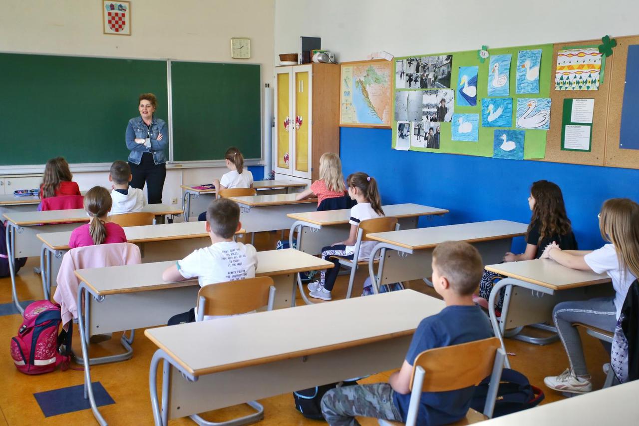 Solin: Učenici nižih razreda s veseljem se vratili u školu
