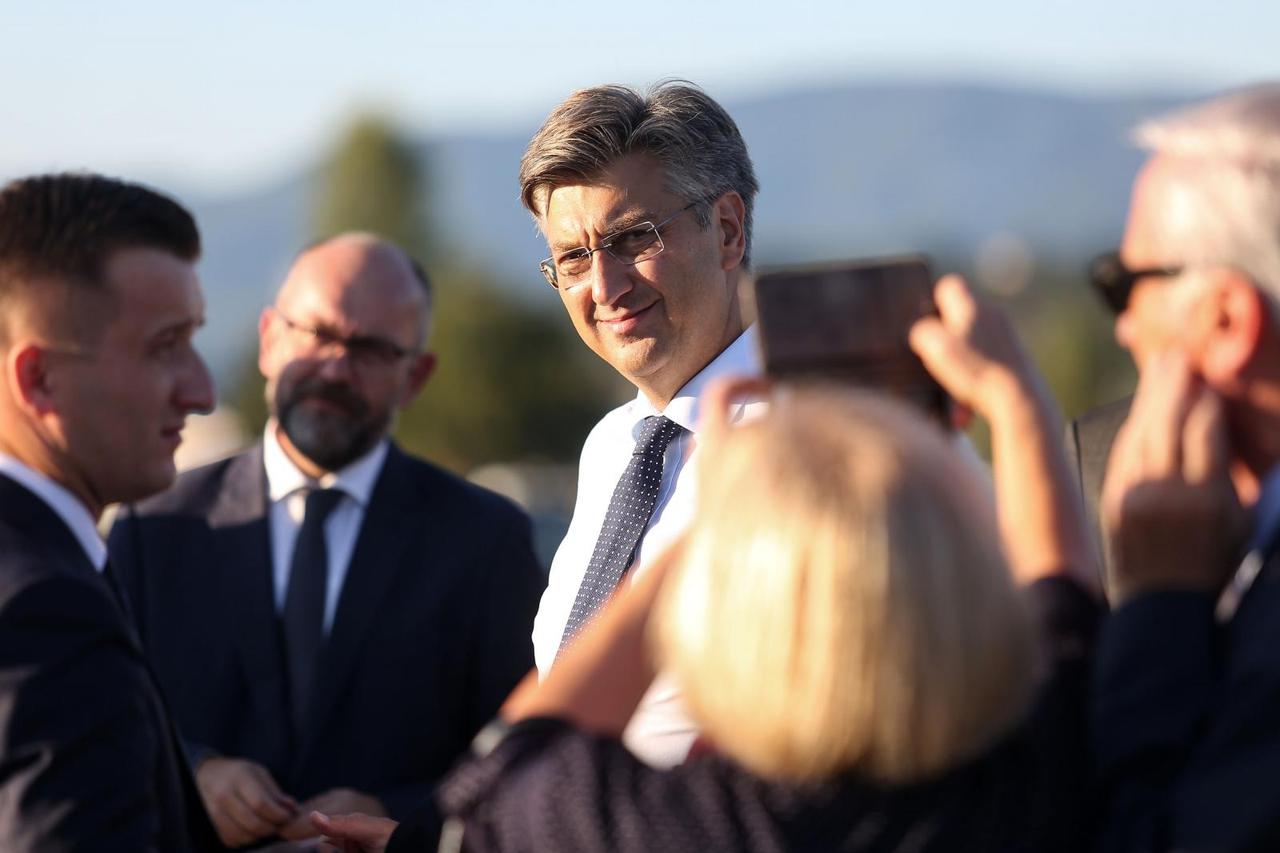 Premijer Andrej Plenković obišao gradilište spojne ceste Zabok - Krapina