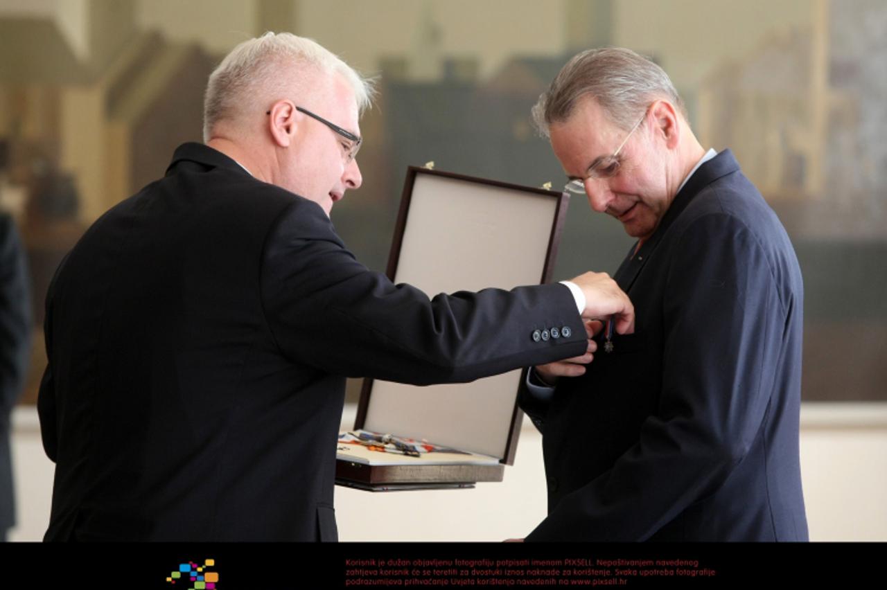 '11.09.2011.,Zagreb - Predsjednik Republike urucio odlikovanja dr. Jacquesu Roggeu, predsjedniku Medjunarodnog olimpijskog odbora i Patricku Josephu Hickeyu, predsjedniku Europskih olimpijskih odbora 