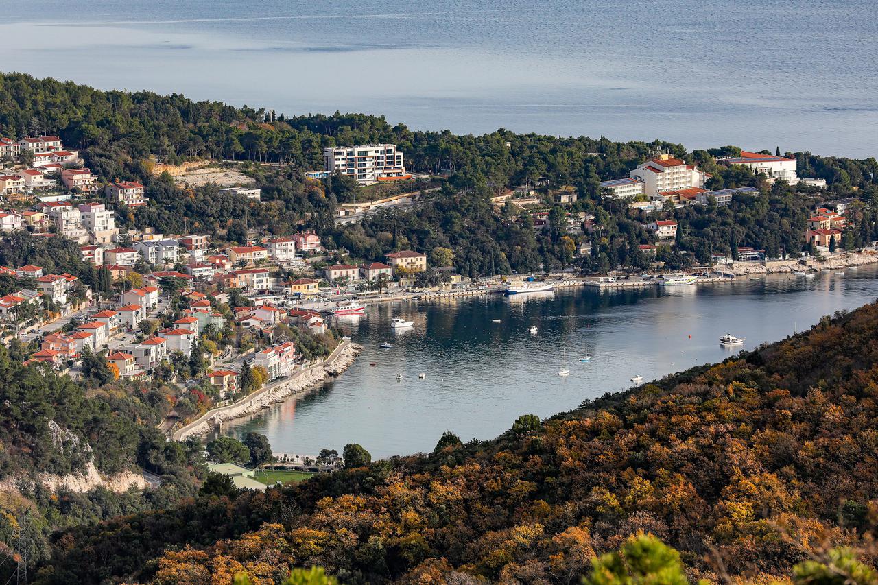 Pogled na Rabac