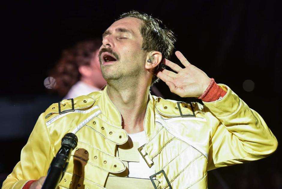 Queen Real Tribute bend