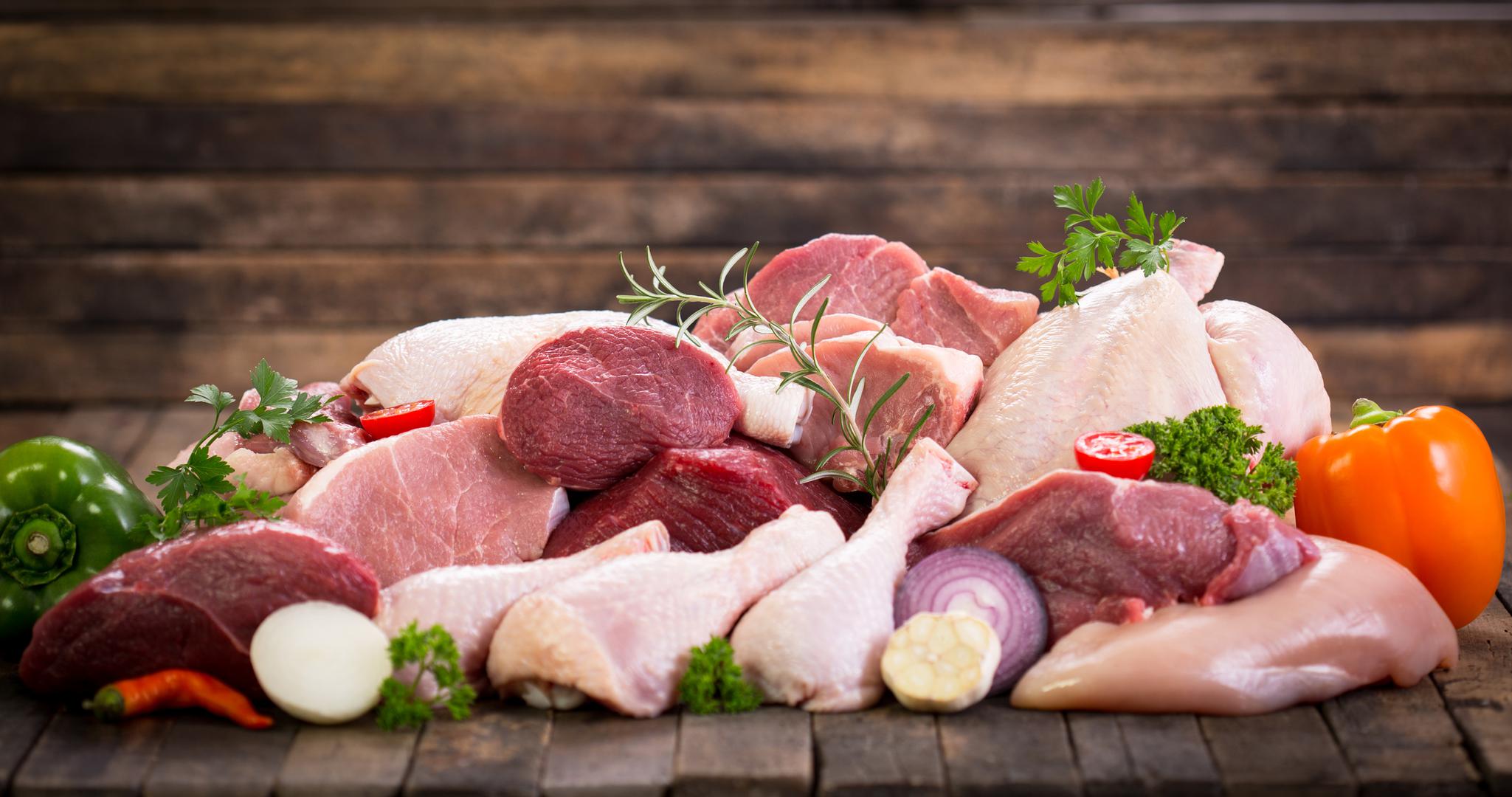 Pileće meso također ne bi trebalo podgrijavati jer sadrži veću gustoću proteinskog sastava od crvenog mesa, a prilikom podgrijavanja proteini se drugačije razgrađuju te mogu izazvati želučane tegobe. 