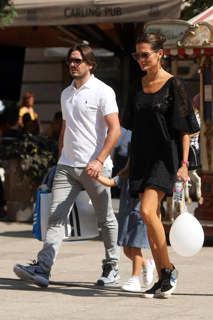 Osim toga, nudila mu je više puta mogućnost da tužbu riješe mirnim putem, no on nije imao sluha za to. 