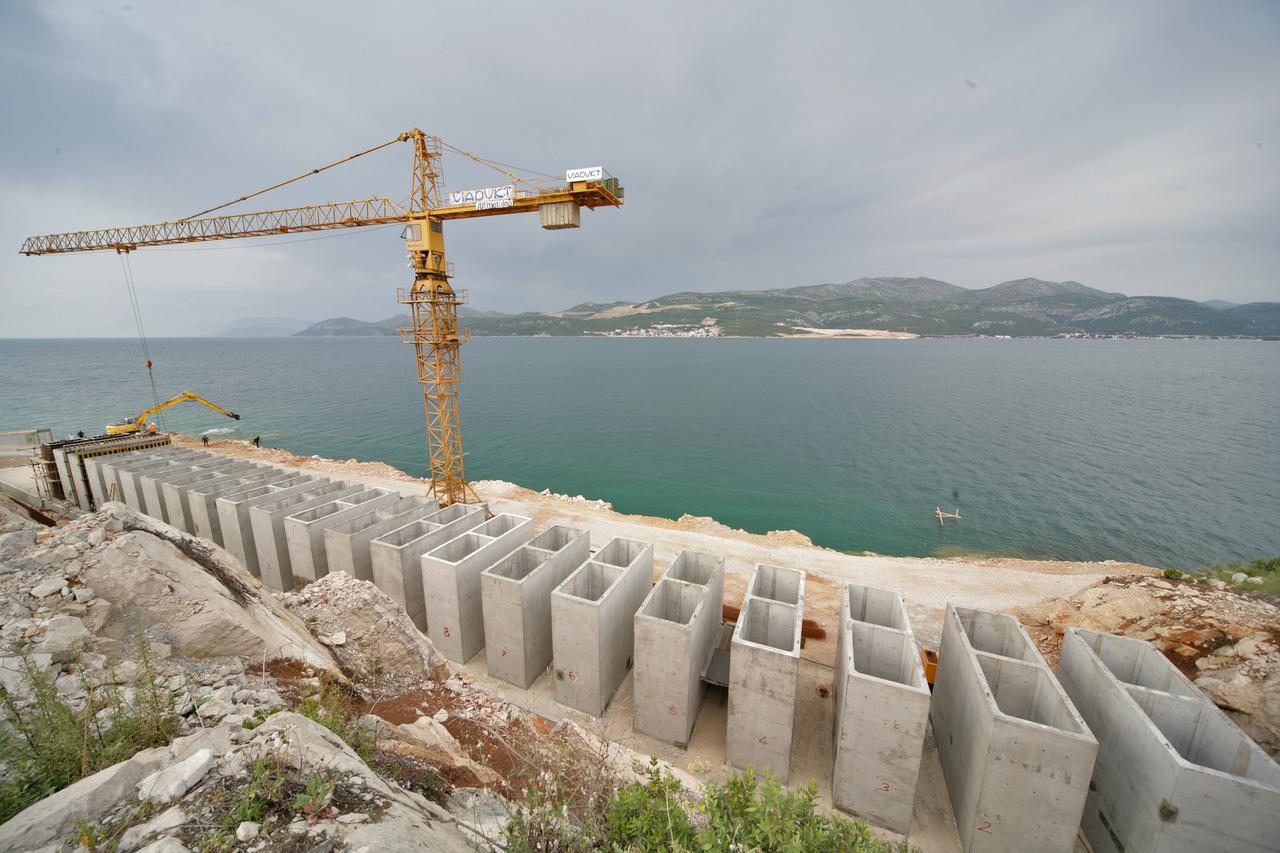 Pelješki most