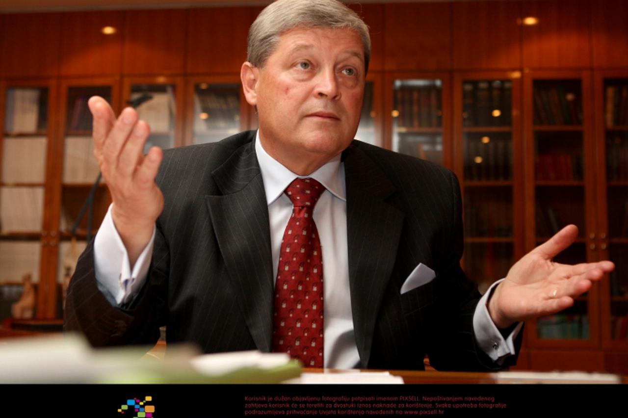 '16.11.2010., Koturaska, Zagreb- Leo Andreis, predsjednik Hrvatske odvjetnicke komore. Photo: Boris Scitar/PIXSELL '