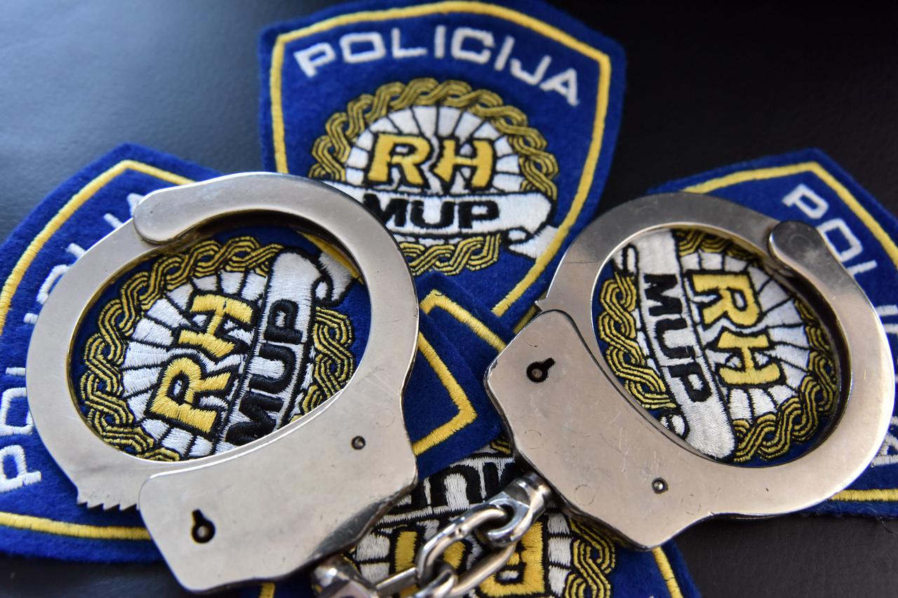 policijske lisice