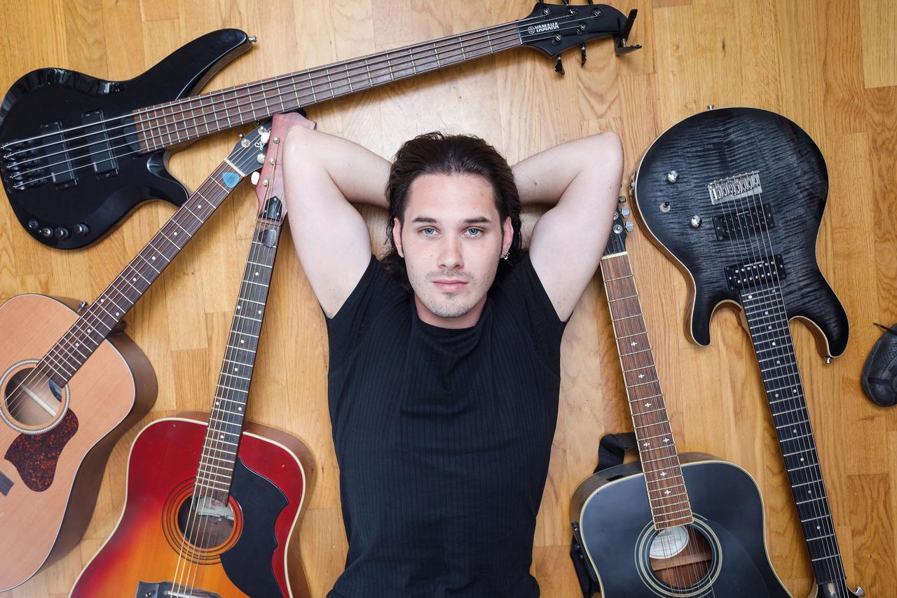 Požega: 4.6.1992. rođen pjevač Dino Jelusić