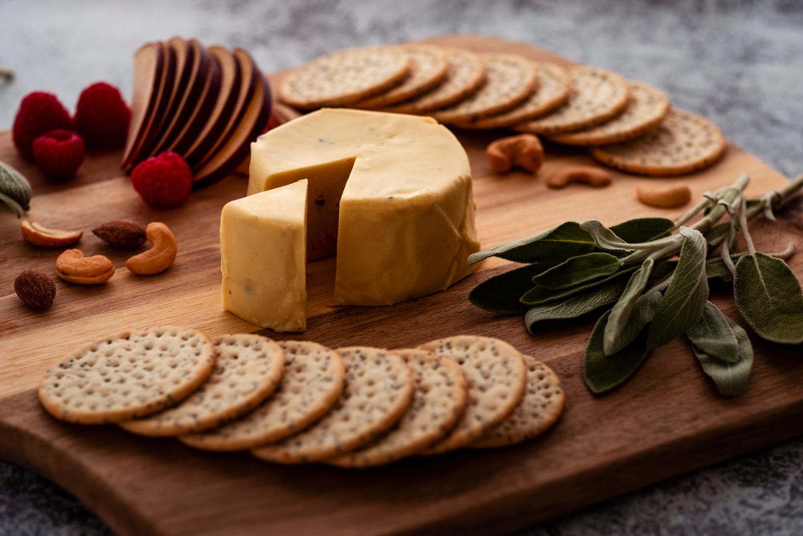 Preporučila je da se držite pravih, cjelovitih namirnica. "Kada morate odabrati zamjenu, tada provjerite je li napravljena od sastojaka koji su doista pravi", zaključila je DeCicco.