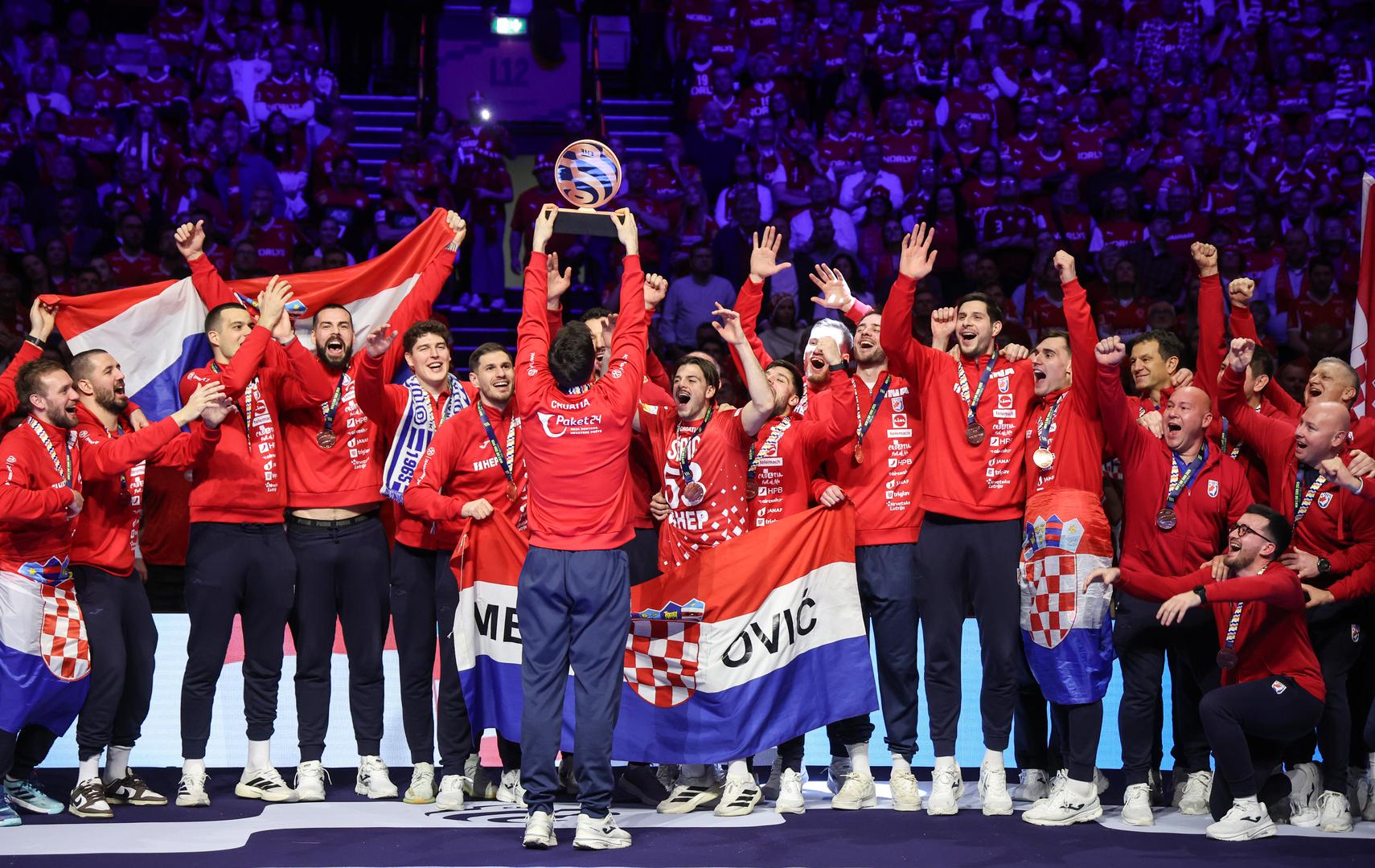 Hrvatska rukometna reprezentacija osvojila je broncu na Europskom prvenstvu koje se igralo u Danskoj, Norveškoj i Švedskoj