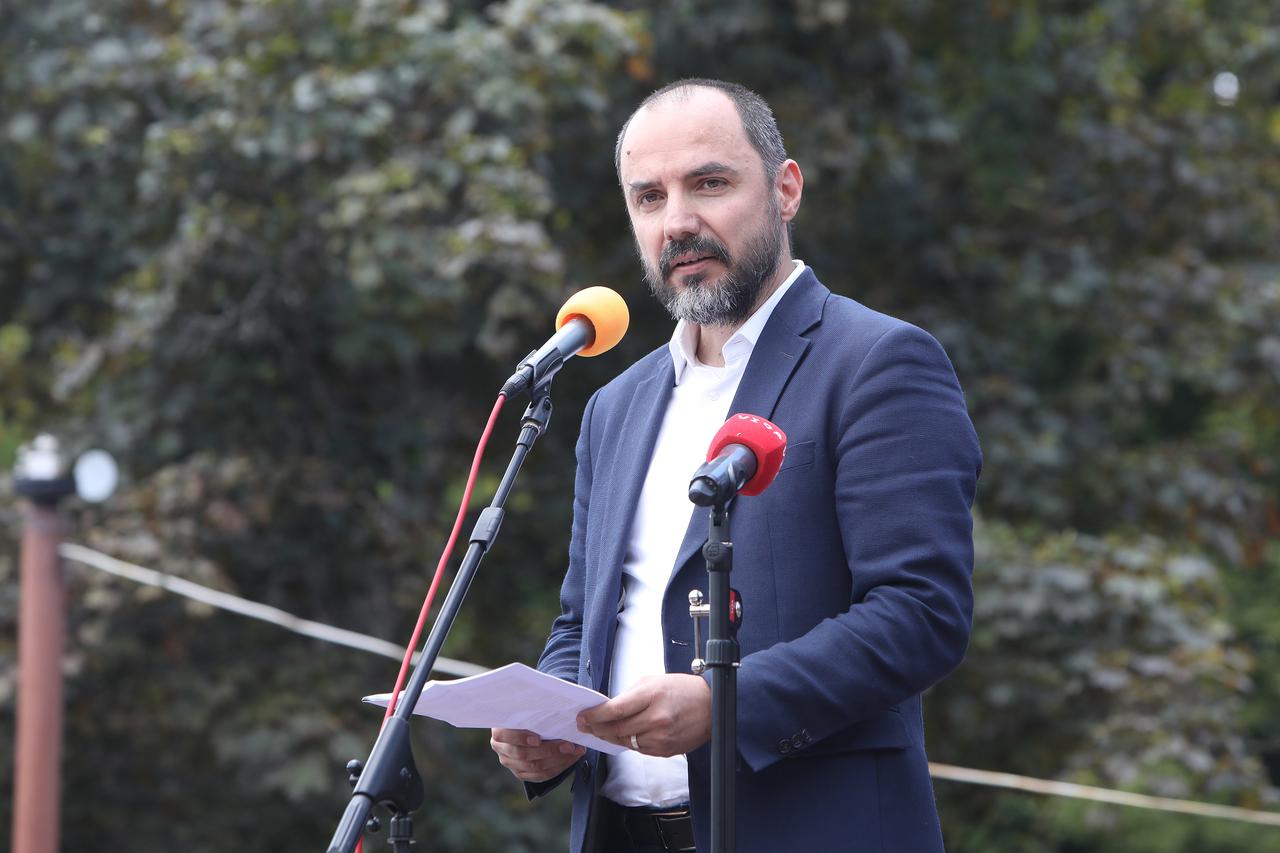 Vojnic: Obiljezena obljetnica proboja na Biljeg kod spomenika na Petrovoj gori