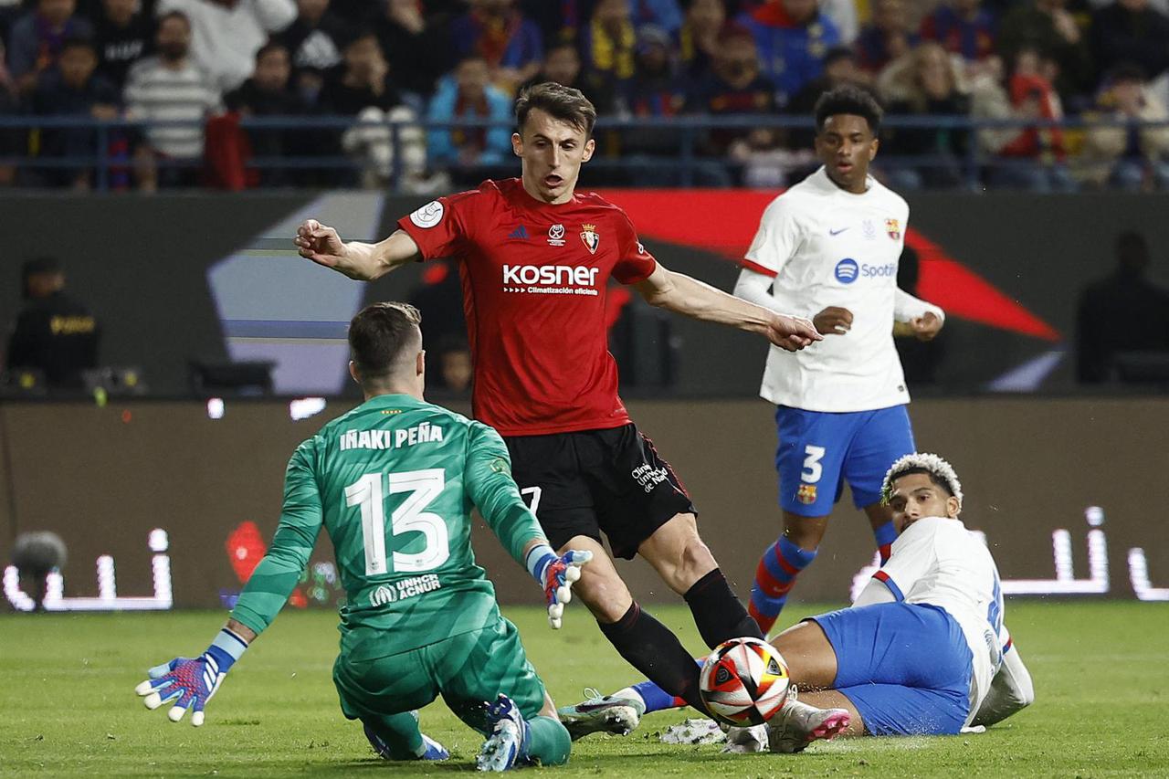 Spanish Super Cup - Semi Final - FC Barcelona v Osasuna
