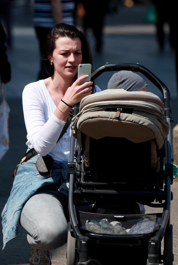 27.04.2020., Zagreb - Srediste grada. Atmosfera u centru grada nakon prve faze popustanja mjera uzrokovane korona virusom. Photo: Sanjin Strukic/PIXSELL