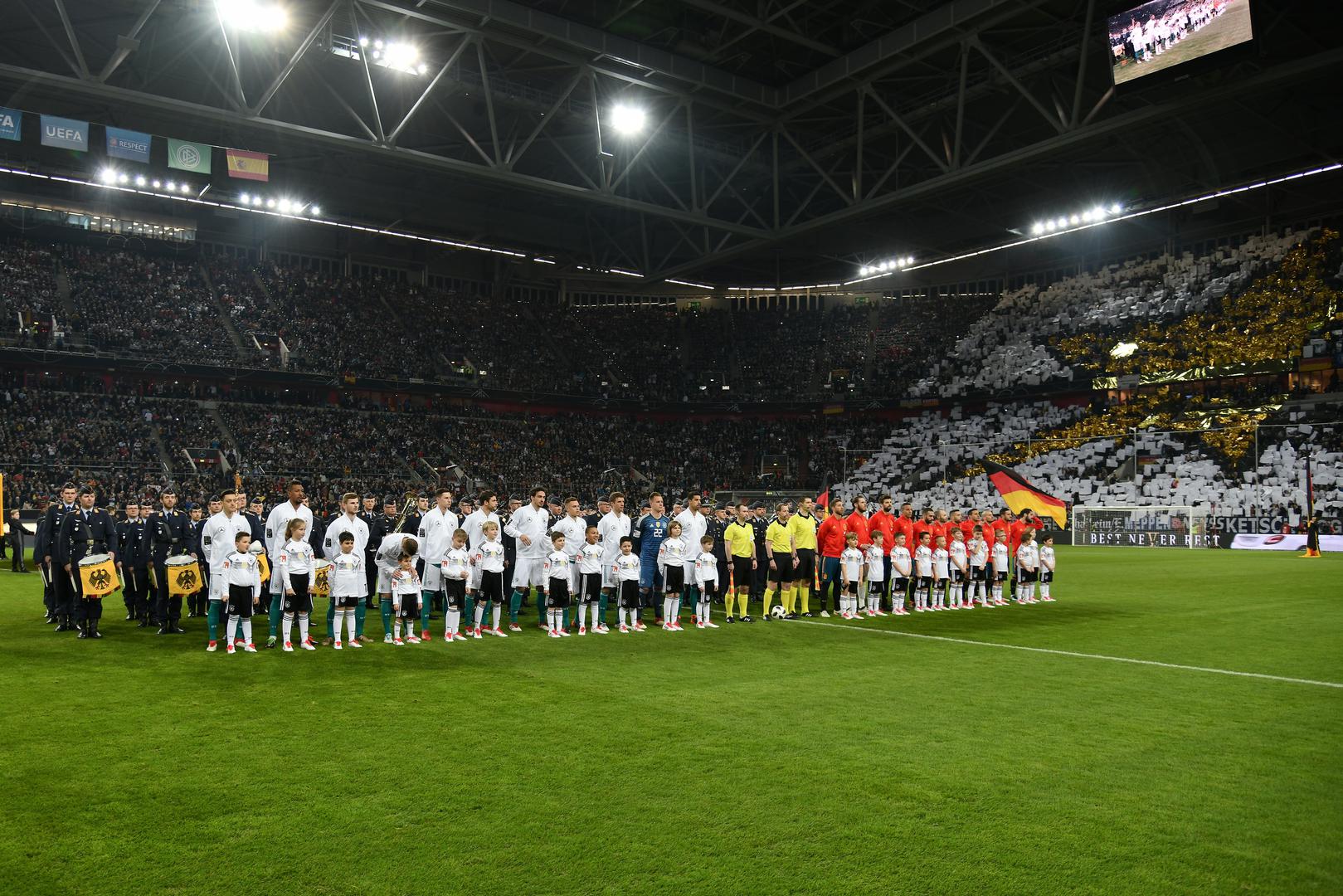 Esprit Arena u Düsseldorfu završena je u rujnu 2004. godine. Koštala je 240 milijuna eura, a ima kapacitet 54.600 mjesta