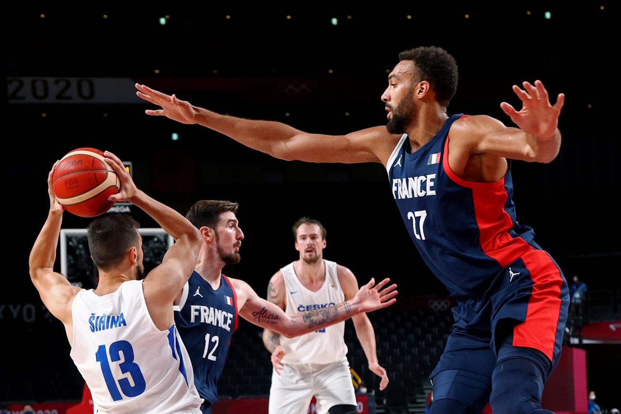 Basketball - Men - Group A - Czech Republic v France