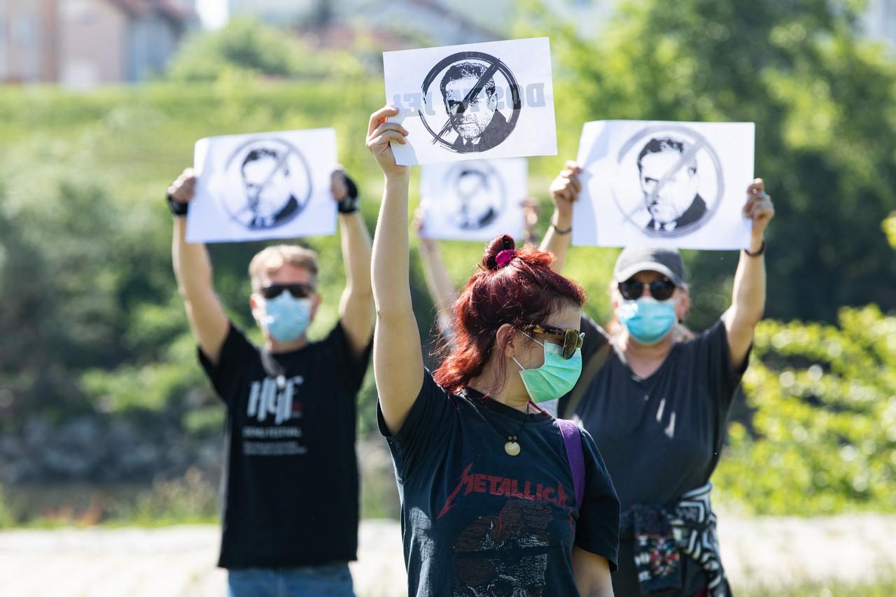 Zagreb: Prosvjedna akcija protiv Milana Bandića
