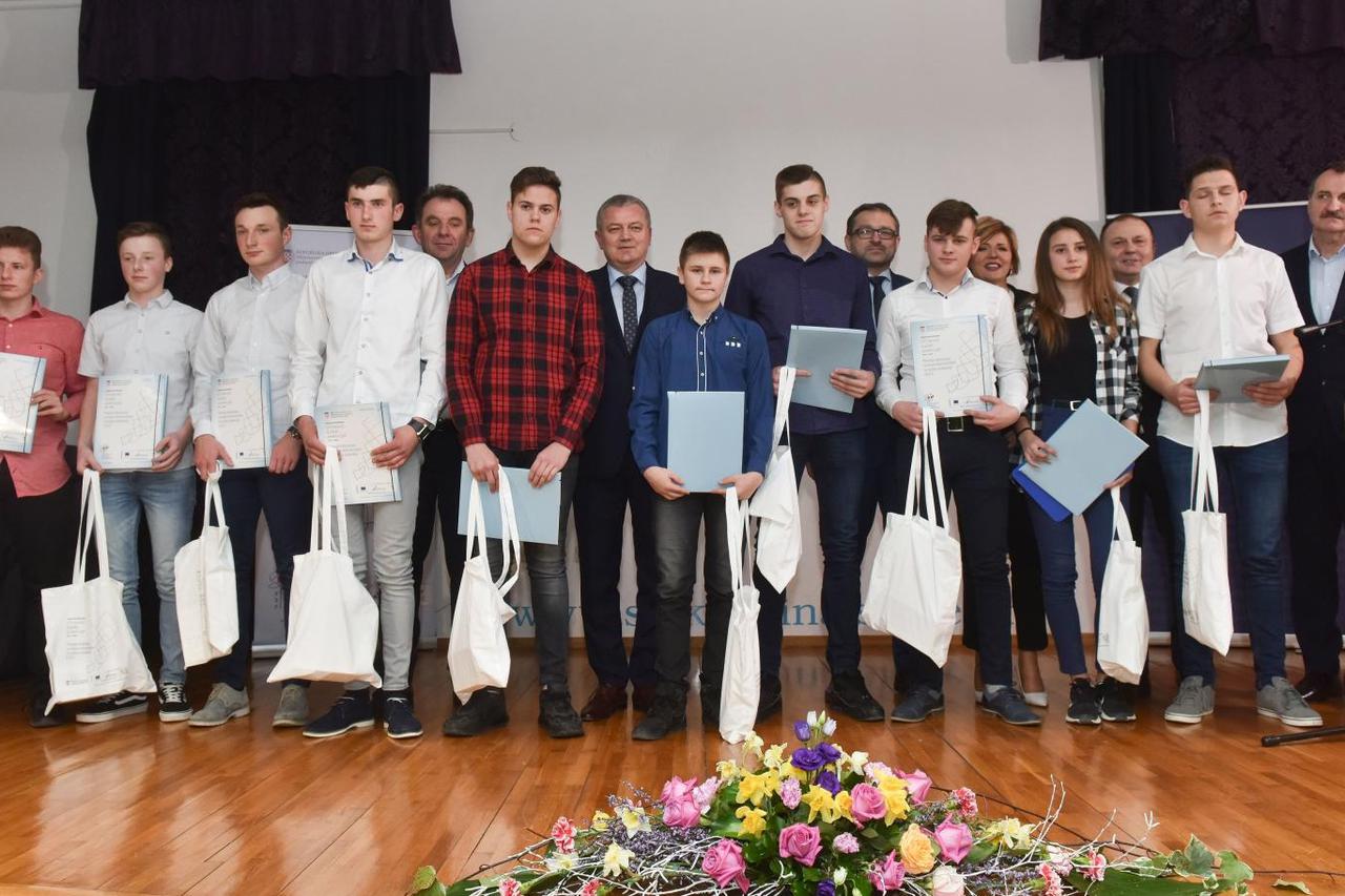 Ministarstvo gospodarstva dodijelilo stipendije učenicima Srednje škole Krapina