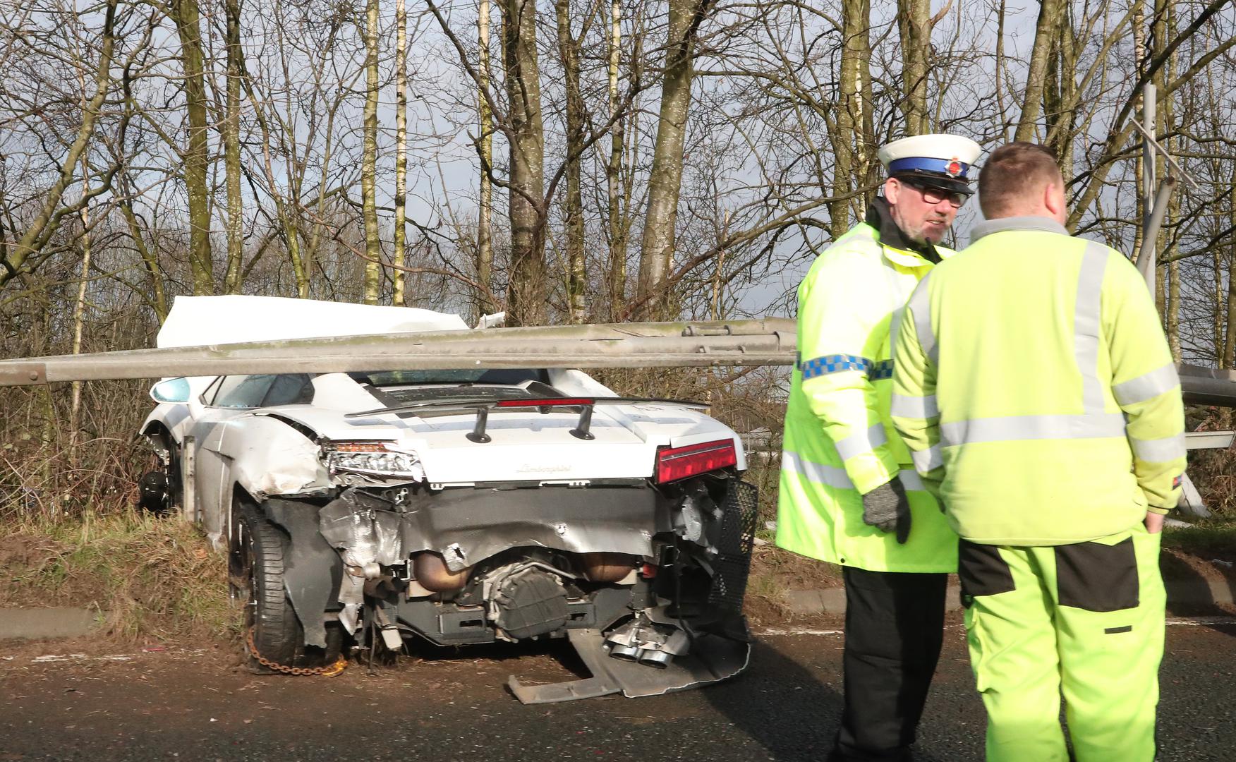 Argentinac je sa svojim Lamborghinijem prošao ispod zaštitne ograde te je udario u drveće pored ceste