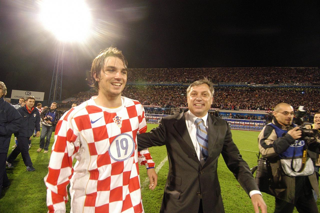 'sport...zagreb...08.10.2005. maksimir, kvalifikacije za sp u njemackoj 2006, hrvatska - svedska 1-0, izbornik zlatko cico kranjcar i niko kranjcar foto: goran stanzl'