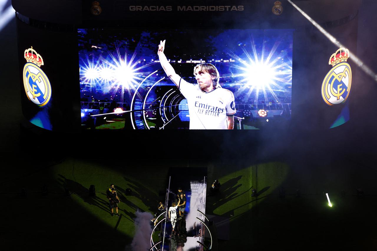 Real Madrid celebrate winning the Champions League